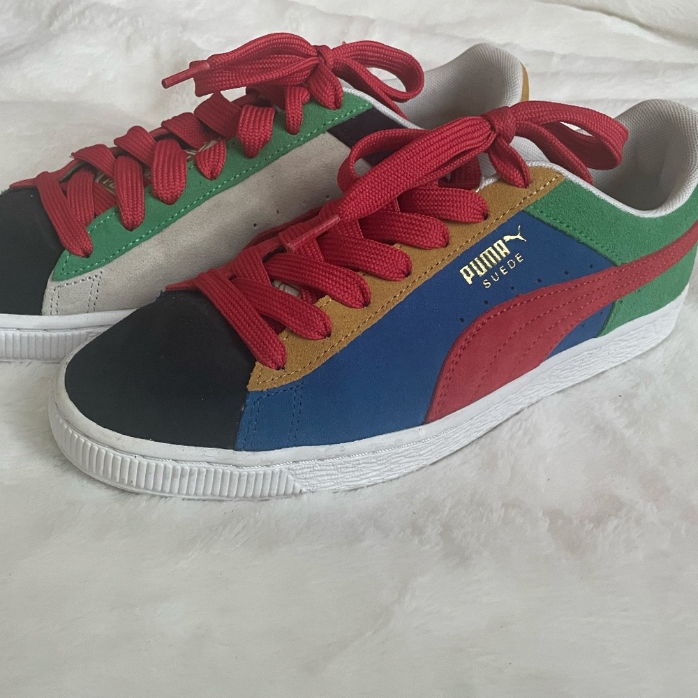 Tennis Shoes